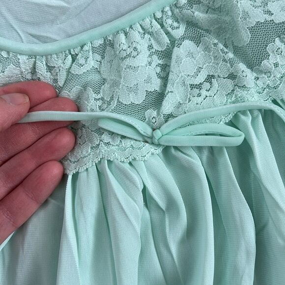 Vintage Mint Green Lace Short Flutter Sleeve Nightgown - Picture 10 of 12